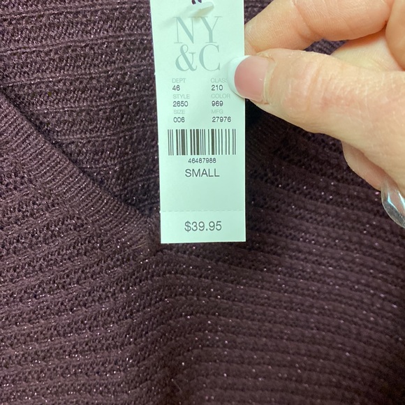 New York and Company oversized sweater size small. - Picture 3 of 4